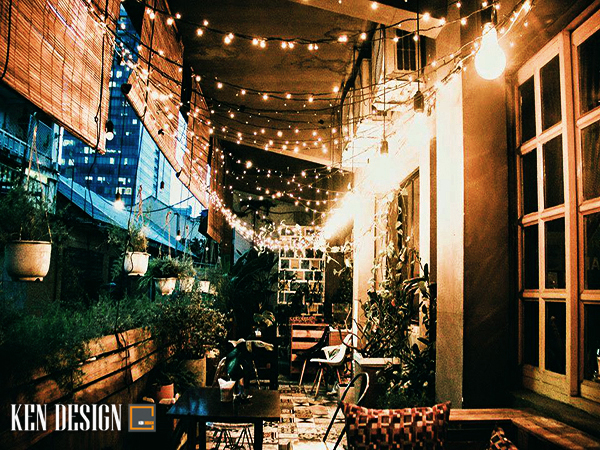 trang trí quán cà phê đẹp bằng đèn chiếu sáng